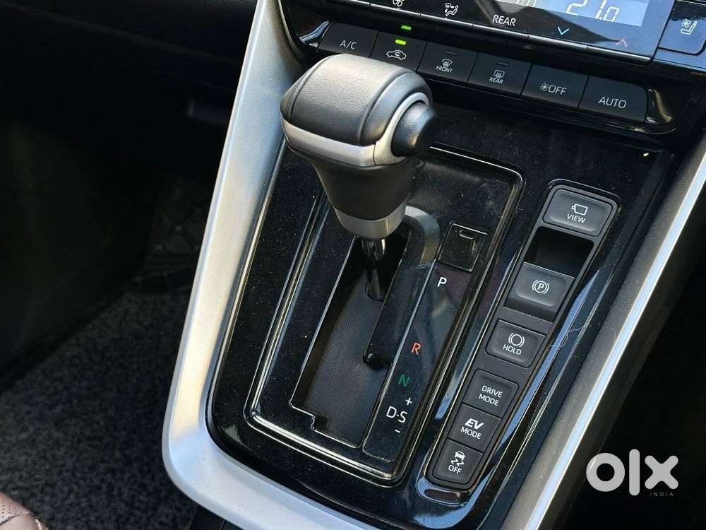 Toyota Innova Hycross 2.0 Zx (o) Hybrid 7 Str, 2025, Cng & Hybrids