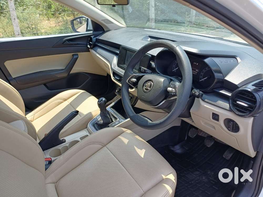 Skoda Slavia 1.0 Active Tsi, 2022, Petrol