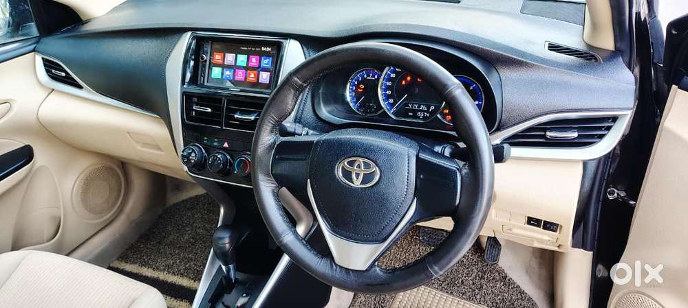 Toyota Yaris J Cvt, 2021, Petrol