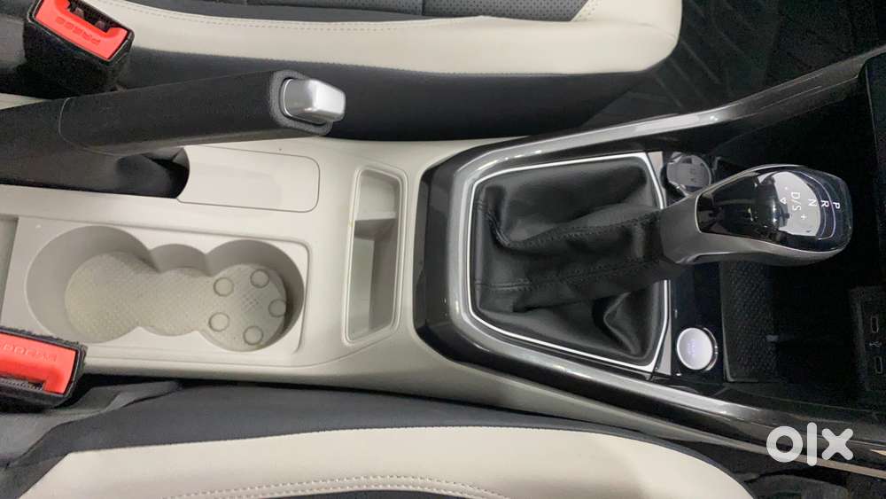 Volkswagen Taigun 1.0 Tsi Topline At, 2023, Petrol