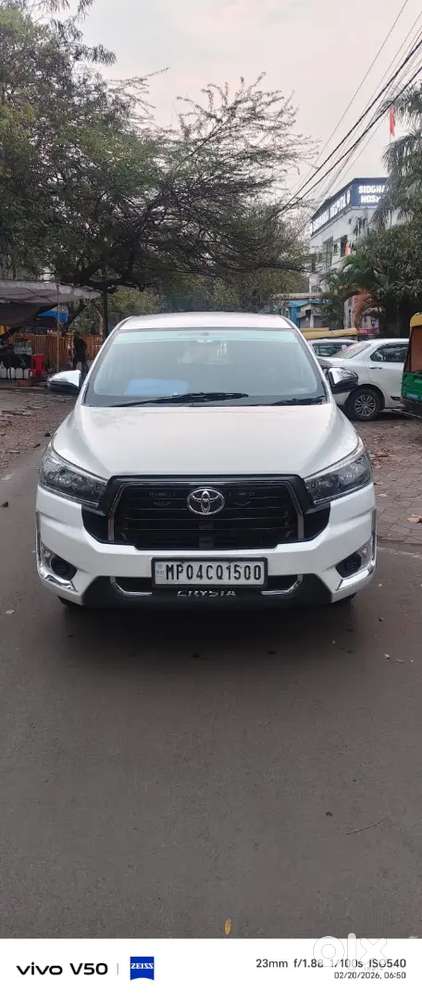 Innova Crysta 2017 Model 6+1