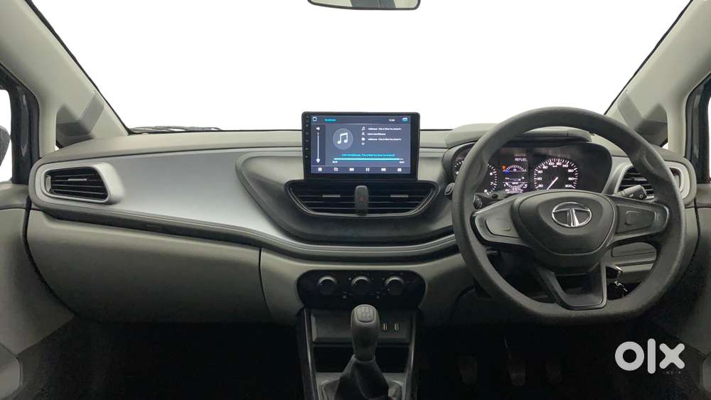 Tata Altroz 1.2 Xe, 2020, Petrol