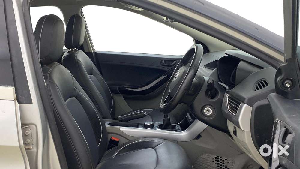 Tata Nexon 1.2 Revotron Xt, 2018, Petrol