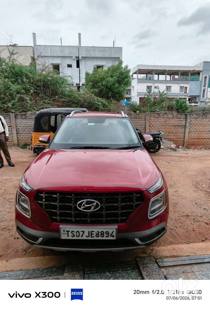 Hyundai Venue 2022 Petrol 71908 Km Driven