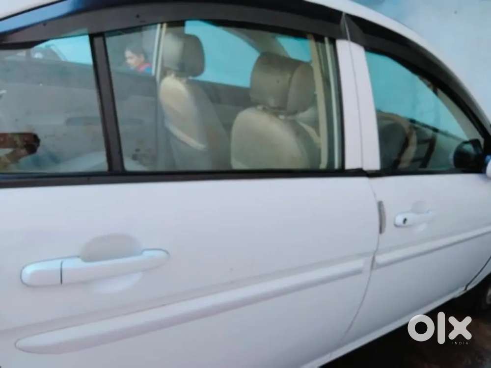 Urgent Sale: Hyundai Verna Crdi (diesel) - Price Negotiable