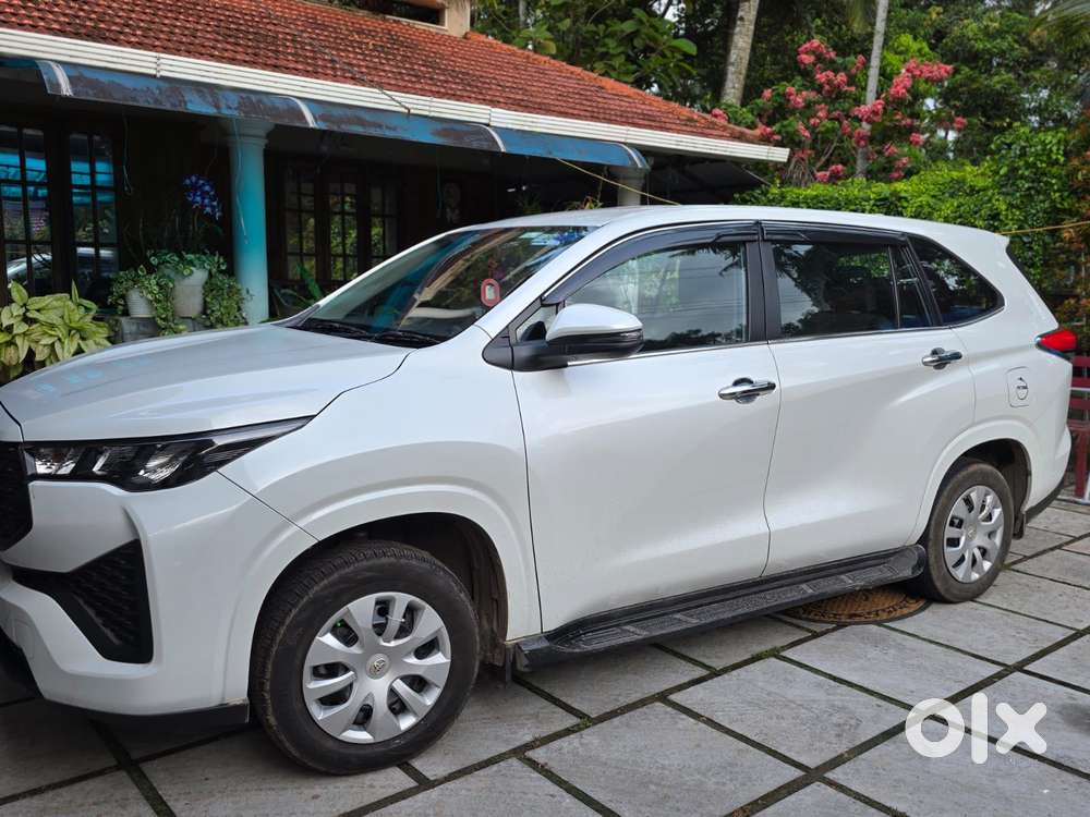 Toyota Innova Hycross 2.0 G-slf 8 Str, 2024, Petrol
