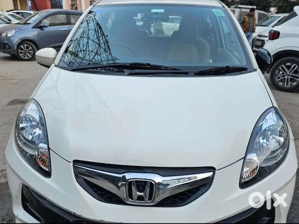 Honda Brio 2013 Petrol Smt