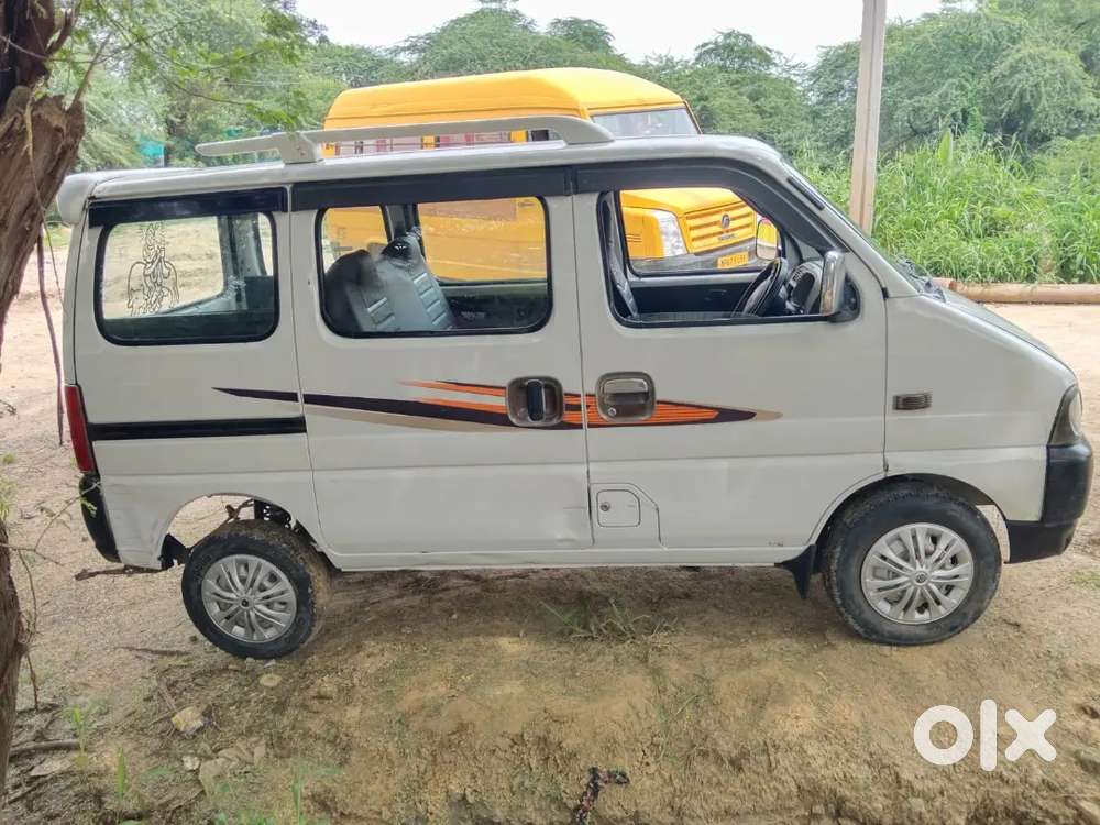 2nd Owner Maruti Eeco 2023 Hybrid