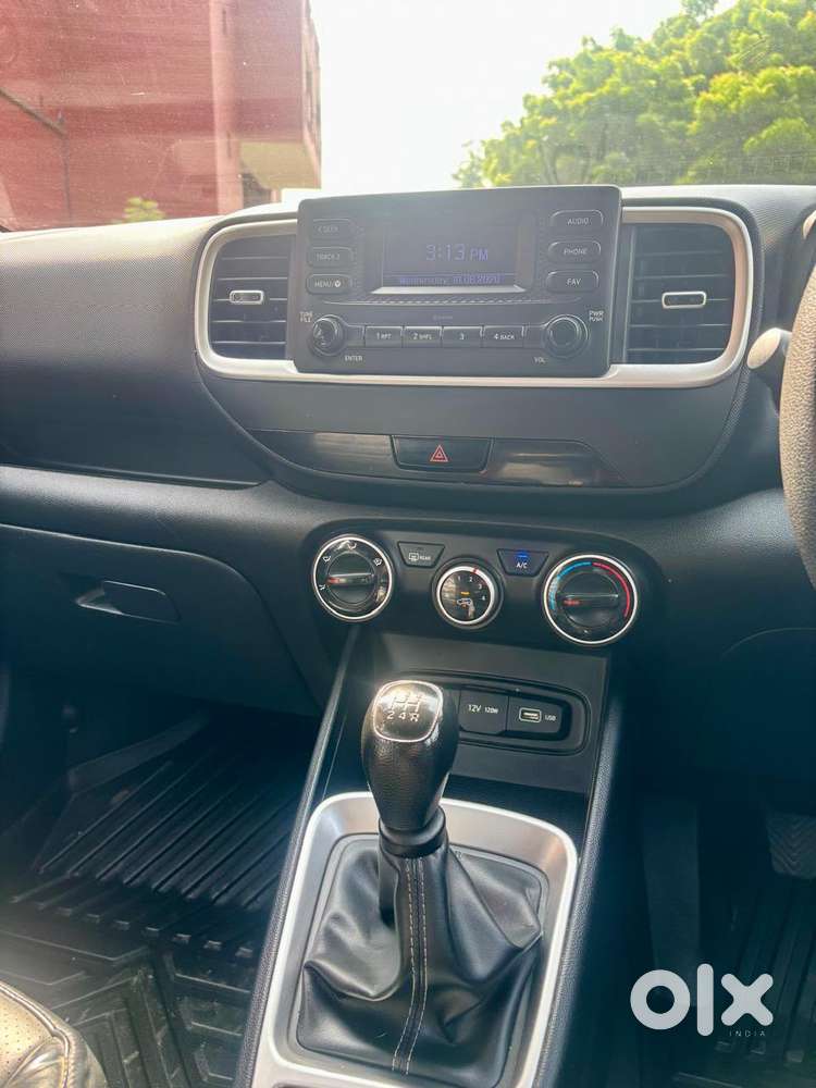 Hyundai Venue S, 2022, Petrol