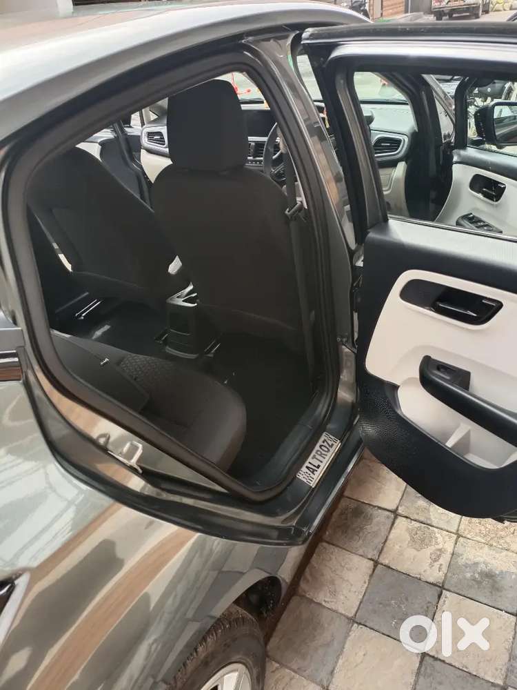 Tata Altroz 2022 Petrol 16000 Km Driven