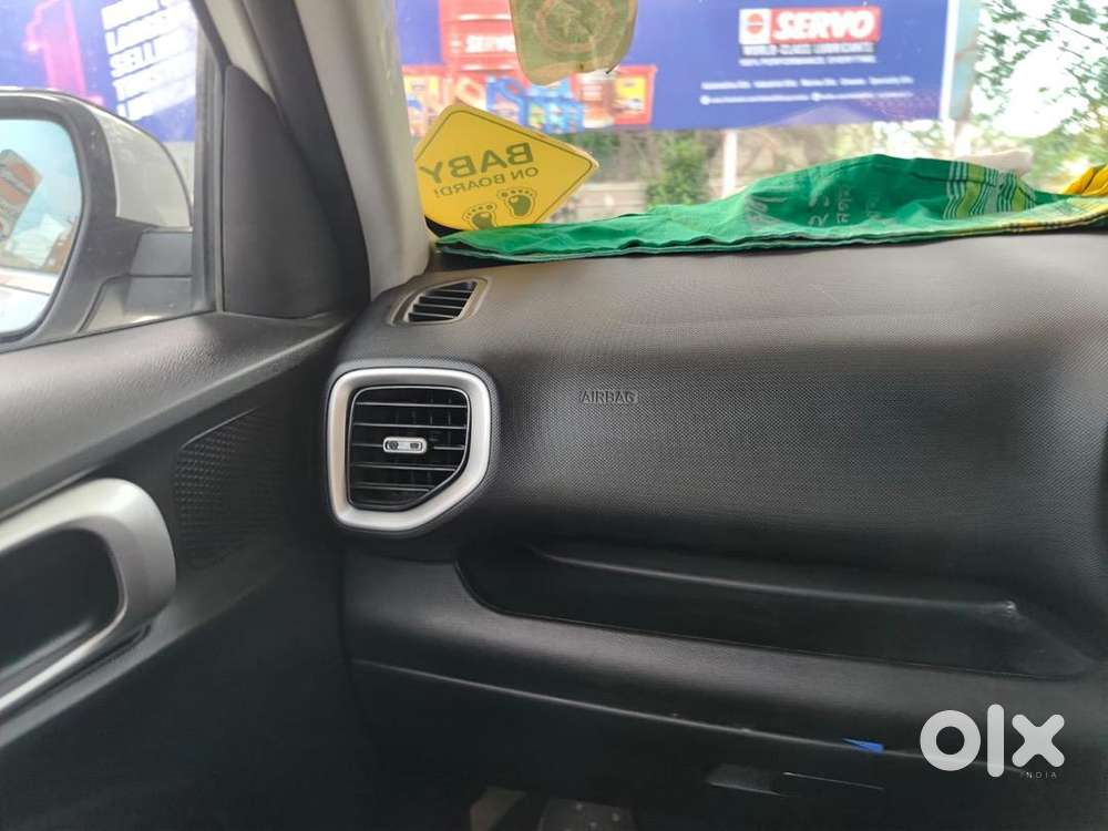 Hyundai Venue 2022 Petrol Well Maintained