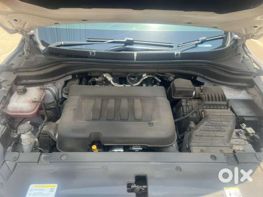 Mahindra Xuv700 2.2 Ax 7 Diesel At Luxury Pack Str Awd, 2023, Diesel