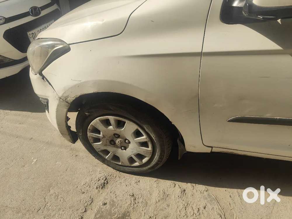 I20 Magna 2nd Owner White Colour 68000 Km Drive
