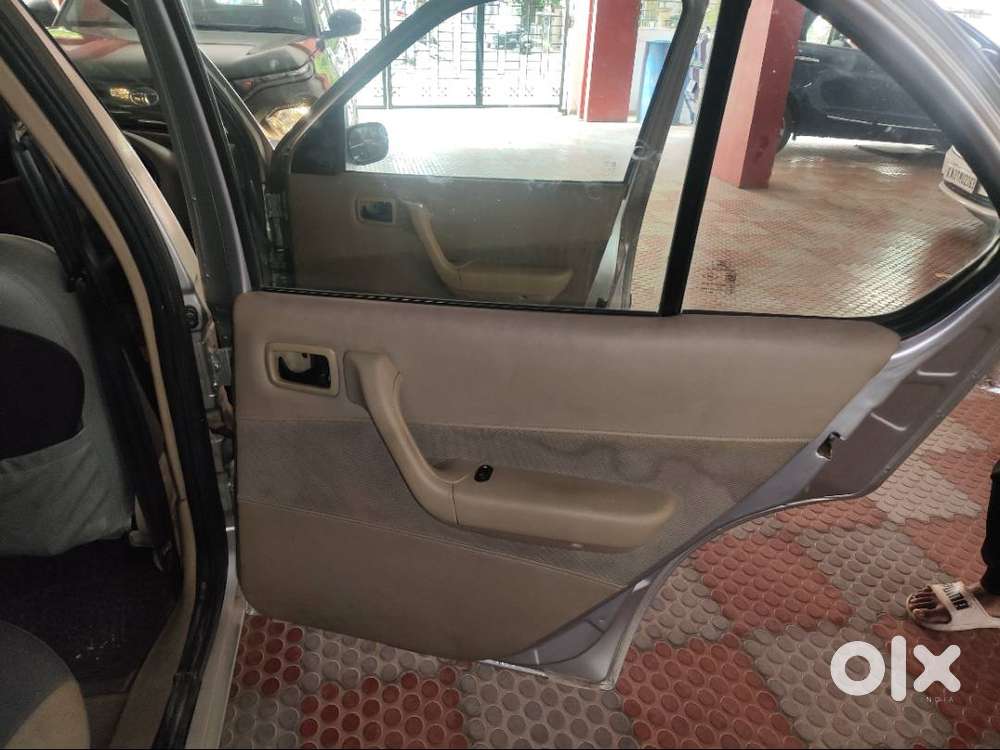 Ford Ikon 1.4 Duratorq Tdci (moondust Silver)