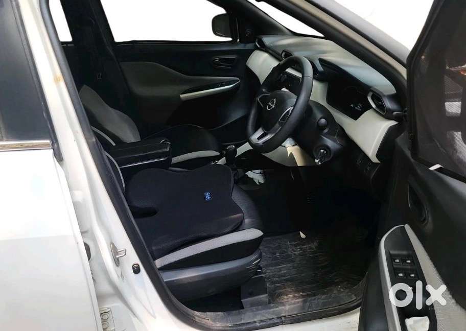 Nissan Magnite Amt 2024 Petrol 3000 Km Driven