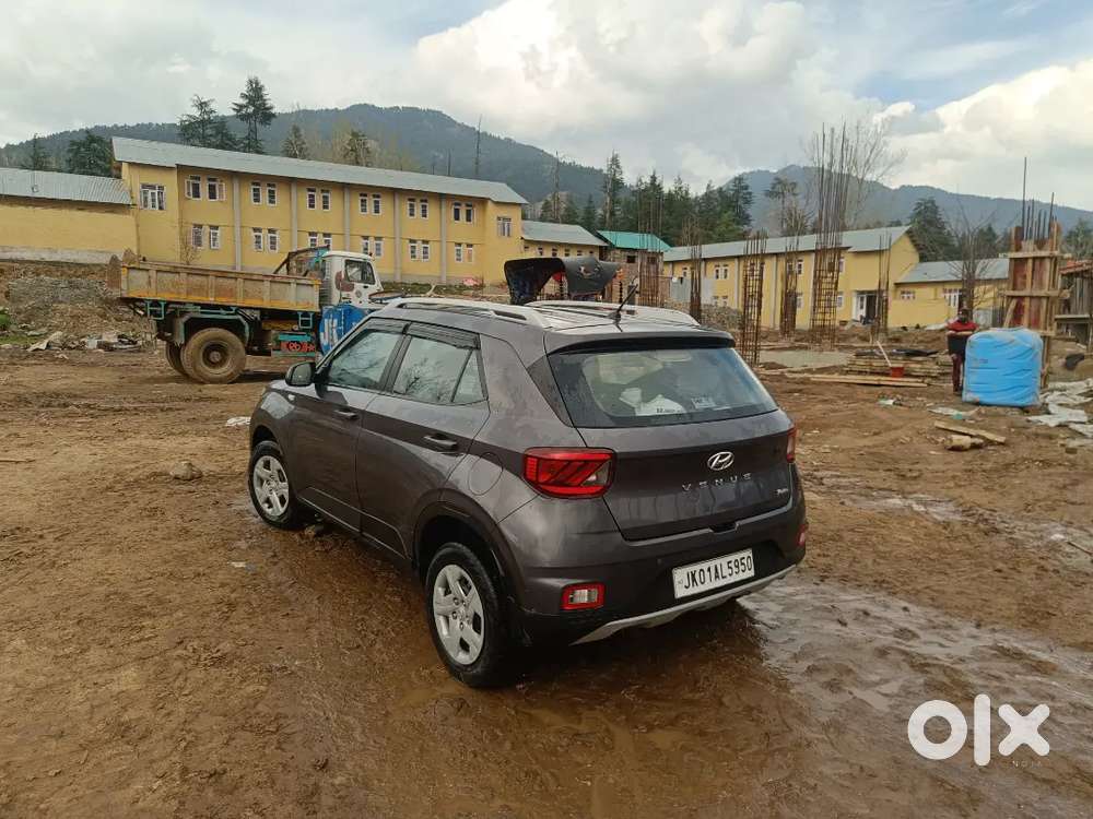 Hyundai New Venue 2019 Petrol 100000 Km Driven