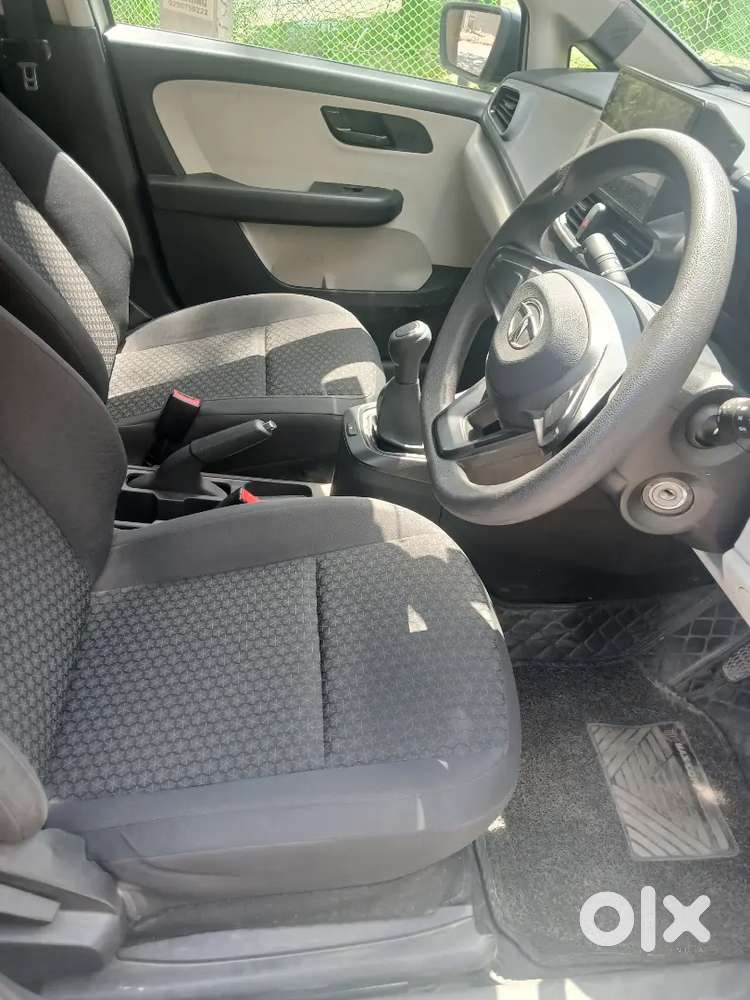 Altroz Xe Petrol Manual