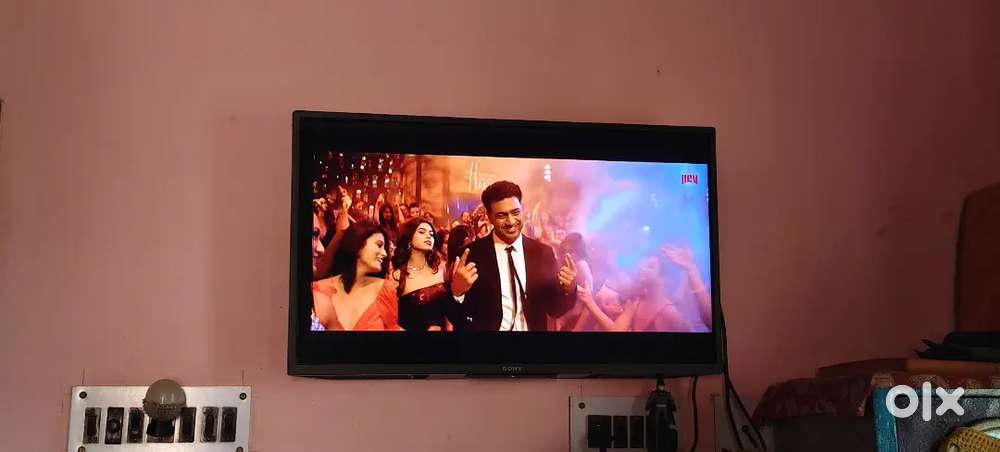 Sony bravia (32 inch)