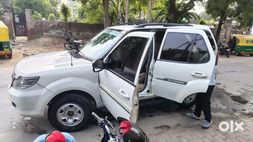 Tata Safari Storme 2013 Variant