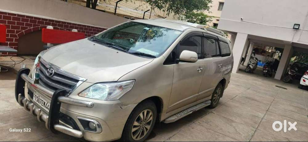 2015 Toyota Innova 2.5v Bs4 Diesel  Well Maintained  Hyderabad  ₹9l