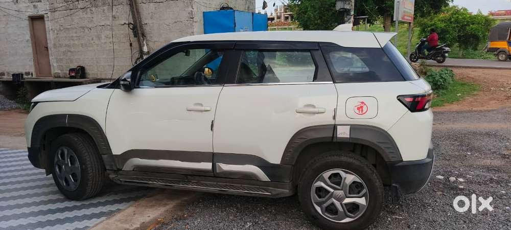 Maruti Suzuki Brezza 1.5 Vxi Smart Hybrid, 2023, Petrol
