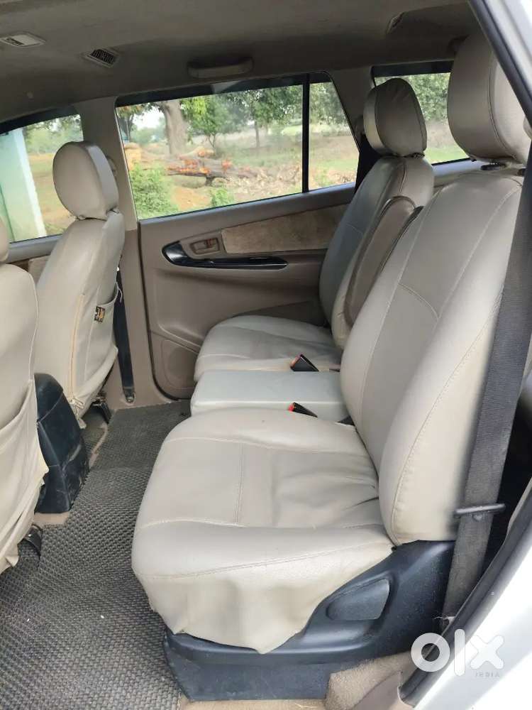 Toyota Innova 2015 Diesel 125000 Km Driven