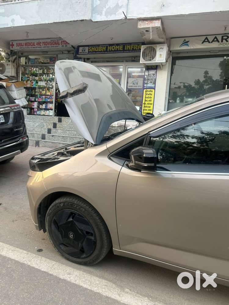 Tata Altroz Petrol 2026