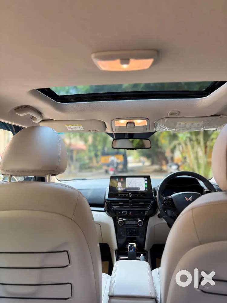 Xuv 400 Ev El (o)39.4 Dual Tone 2024topend Model 7.2 Kw Fast Charge