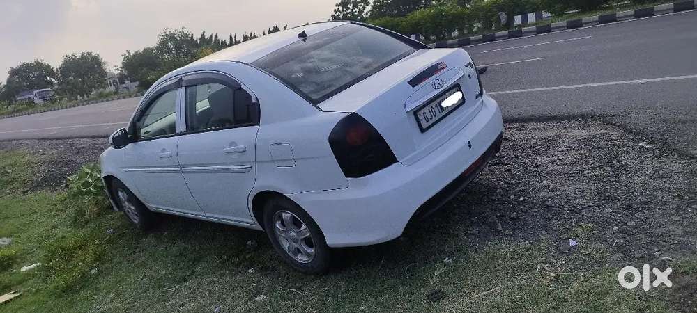 Hyundai Verna 2011