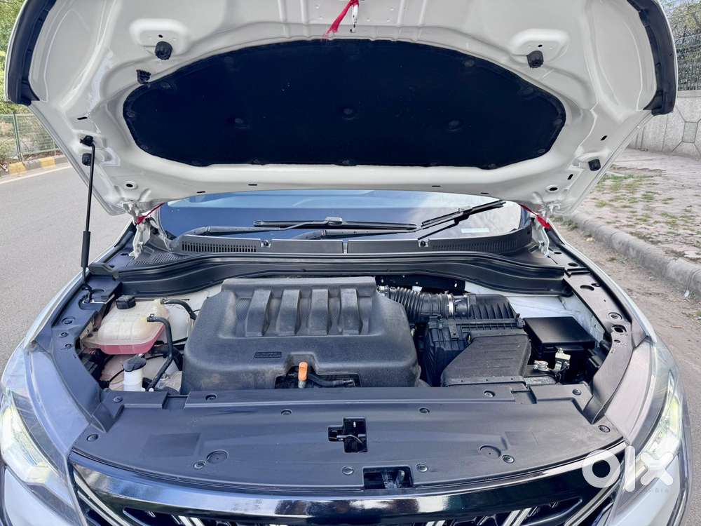 Mahindra Xuv700, 2025, Petrol