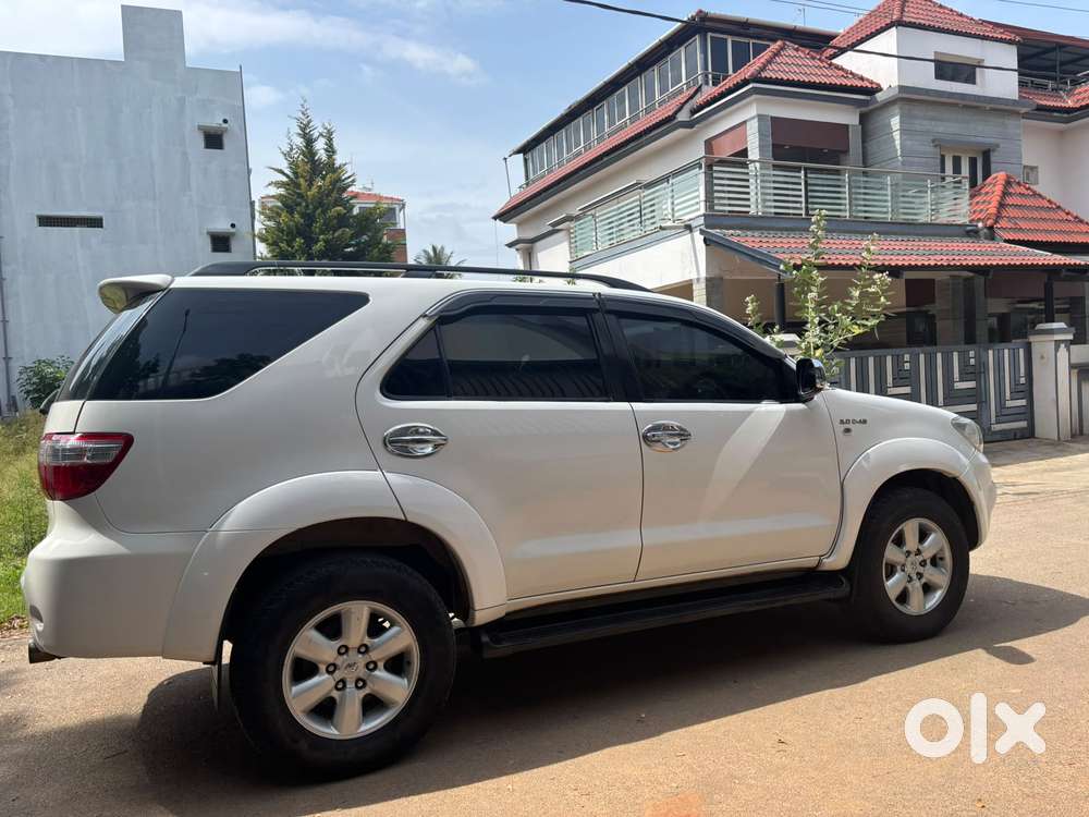Toyota Fortuner 3.0 4x4 Manual, 2011, Diesel