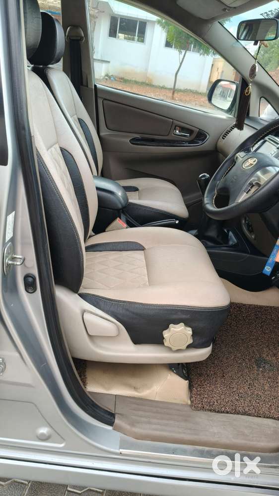 Toyota Innova 2.5 Z Diesel 7 Seater Bs Iv, 2015, Diesel