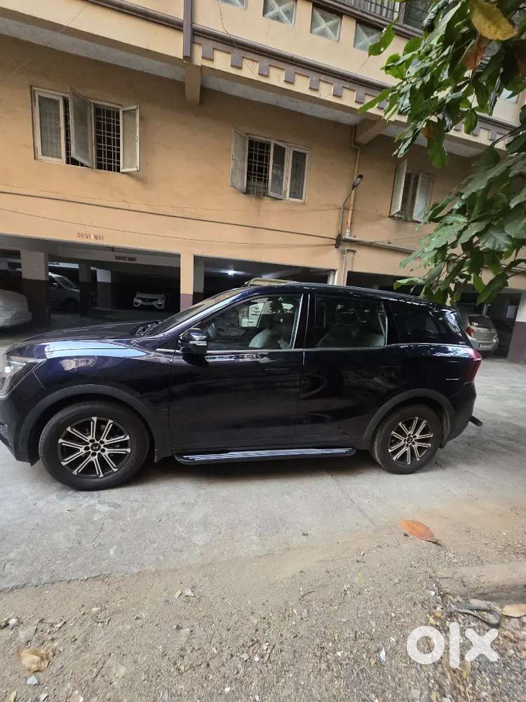 Xuv 700 Ax7l Awd Automatic Top-end Car