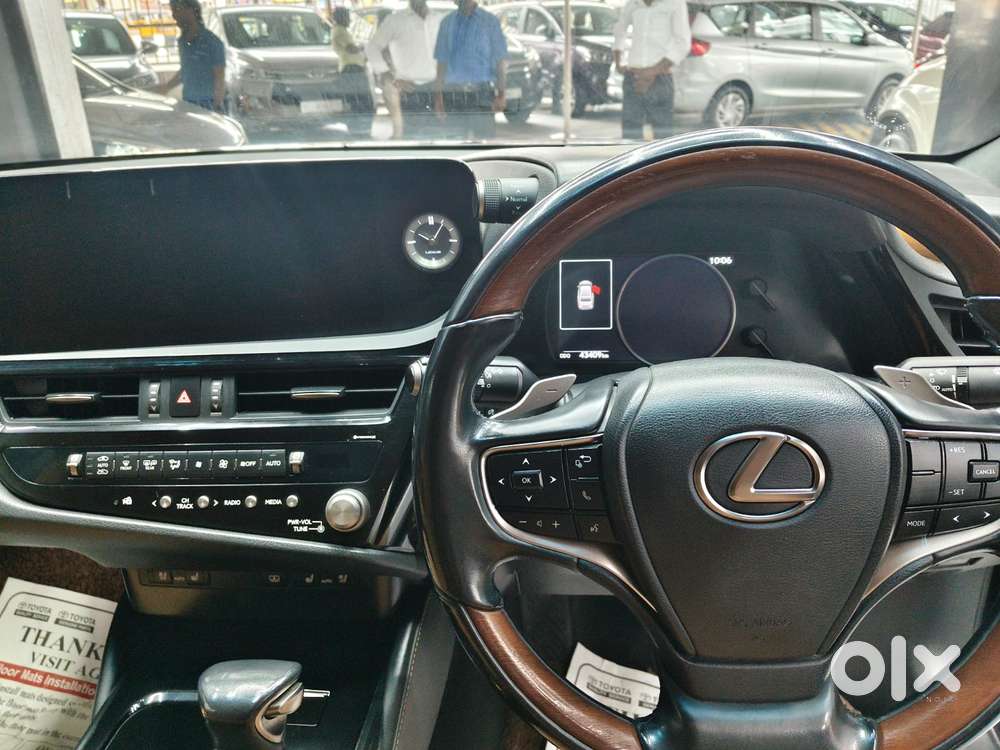 Lexus Es 300h Luxury, 2023