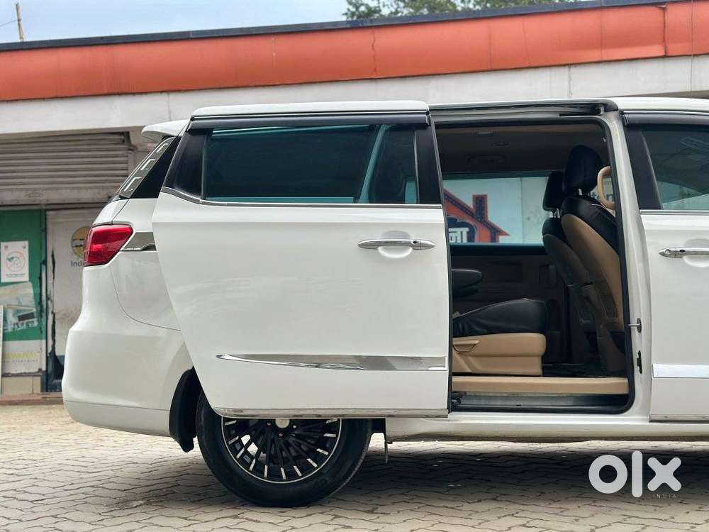 Kia Carnival Premium, 2021, Diesel