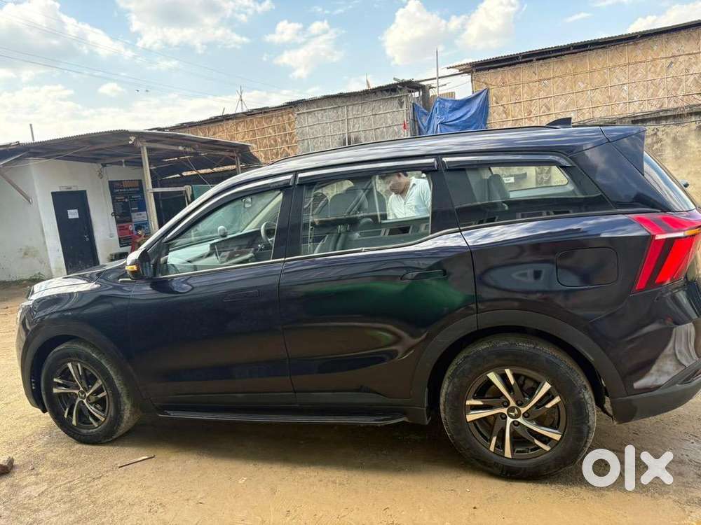 Mahindra Xuv700 2023 Petrol Well Maintained