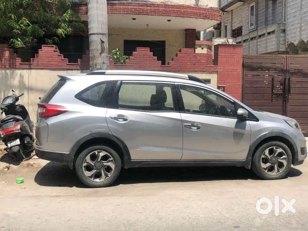 Honda Br-v 8 Seater 2016 Petrol 24058 Km Driven Well Maintained