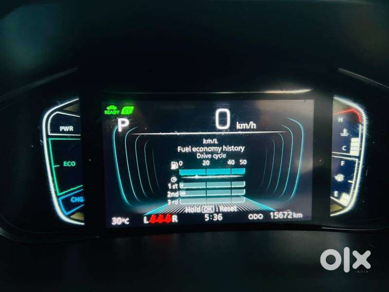 Maruti Suzuki Grand Vitara 1.5 Alpha Plus Intelligent Hybrid Ecvt, 2..