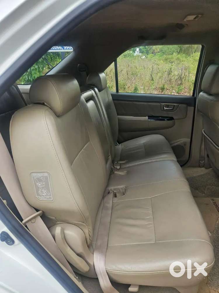 Toyota Fortuner 2012 Diesel, Manual Transmission