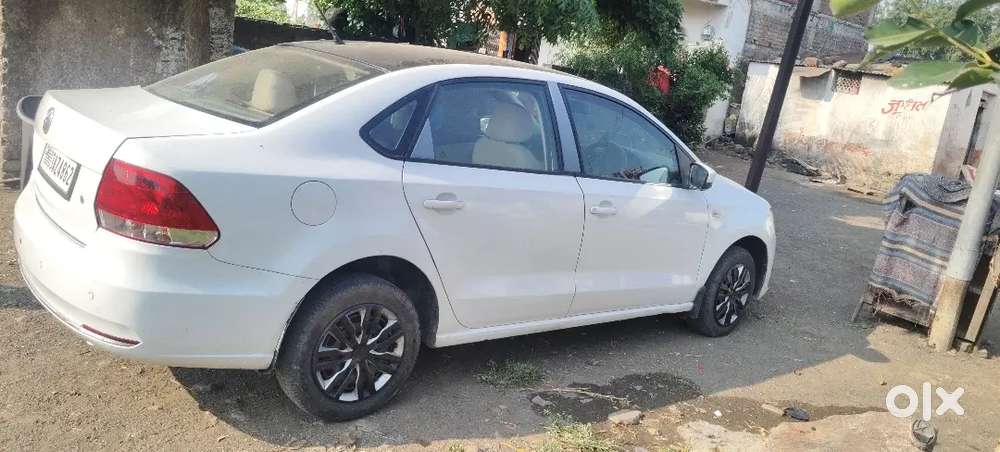 Volkswagen Vento Petrol Manual 2011