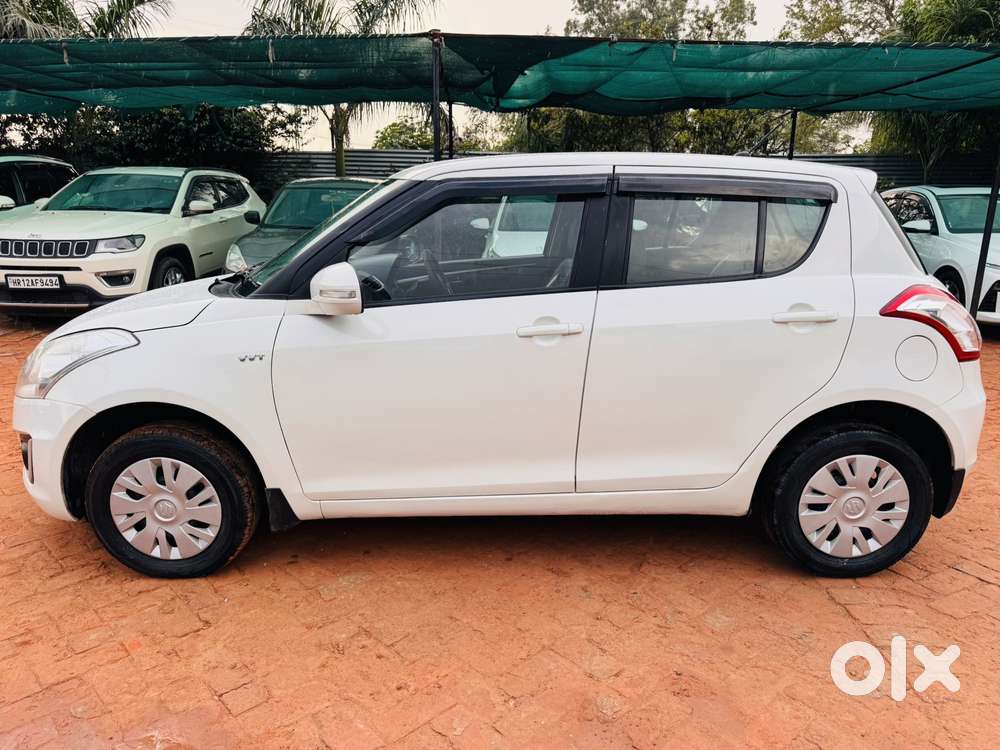 Maruti Suzuki Swift Vxi 1.2 Abs Bs-iv, 2015, Petrol