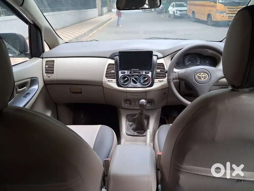 Vip Toyota Innova 2.5 G4 8 Seater 2012