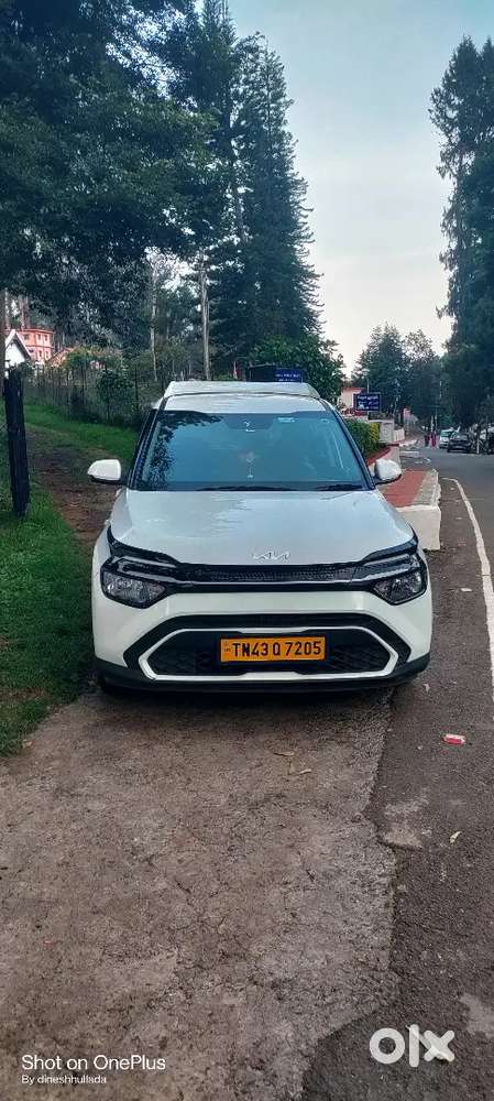 Kia Carens 2024 Petrol Well Maintained