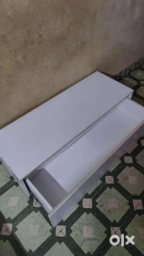 TV UNIT WITH STORAGE BOX