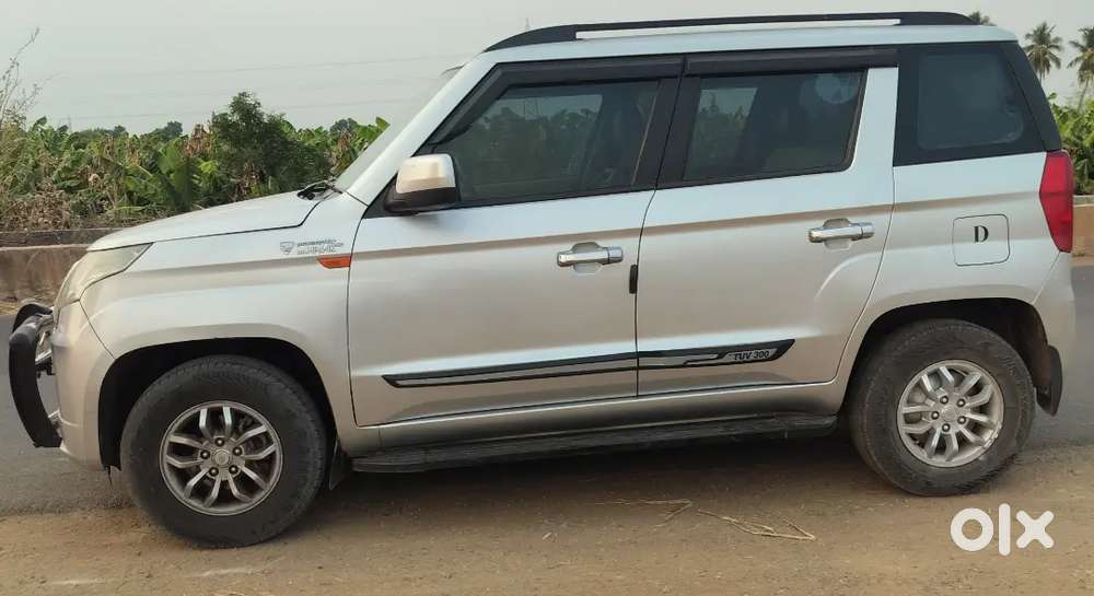 Mahindra Tuv 300 T 8