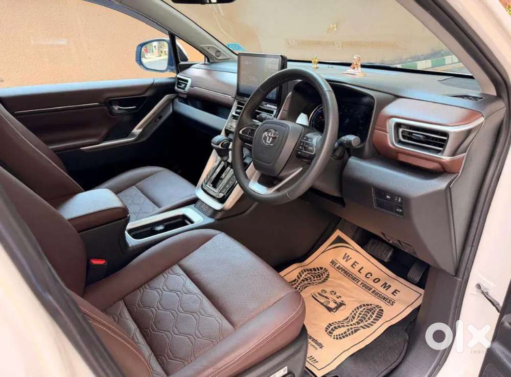 Innova Hycross Hybrid Zx 7star Petrol 1st Owner 36500km Runned