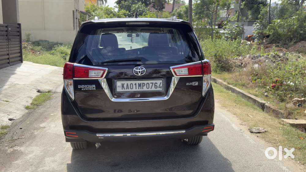 Toyota Innova Crysta 2.8 Zx At 7 Seater, 2016, Diesel