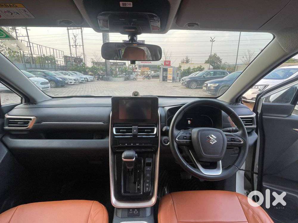 Maruti Suzuki Invicto Zeta Plus 7str, 2025, Petrol
