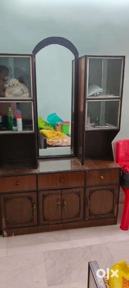 Dressing table with storage