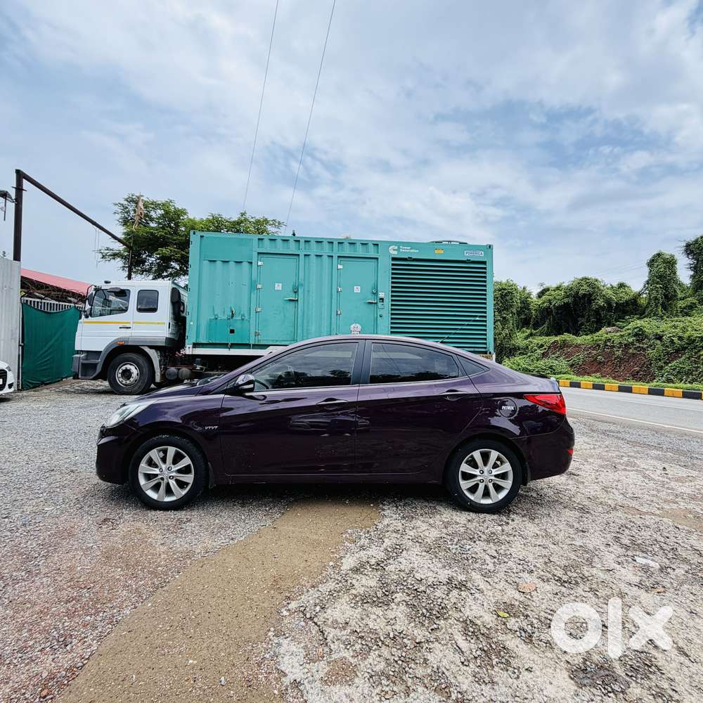 Hyundai Fluidic Verna 1.6 Vtvt Sx, 2011, Petrol